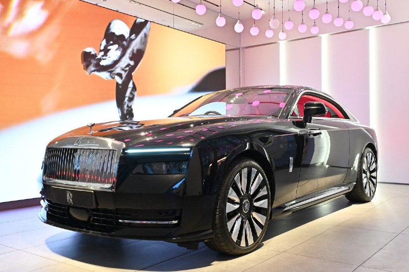 Генеральный директор Rolls-Royce заявил, что его с...