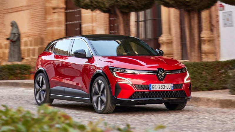 Renault может вернуть ДВС для Megane и Scenic

Ren...