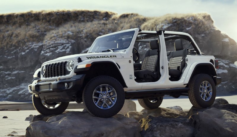 Jeep выпустил юбилейные Wrangler и Gladiator к 85-...