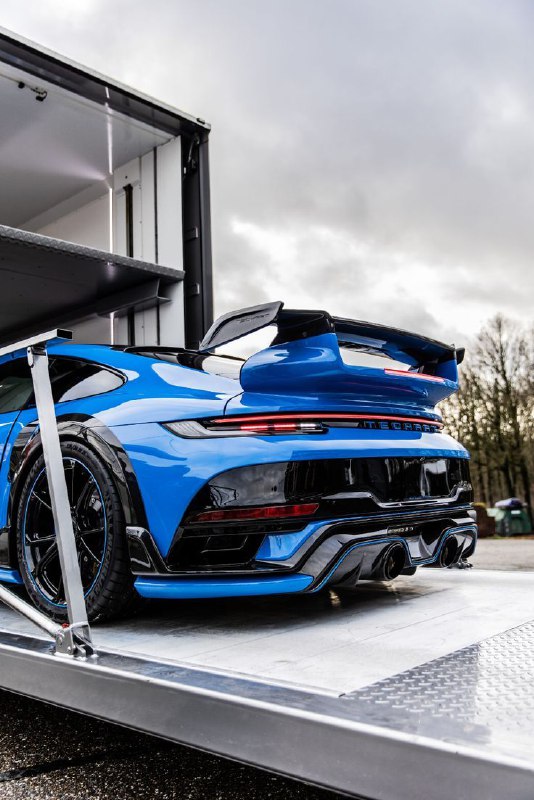 Porsche сокращает присутствие в Китае на фоне паде...