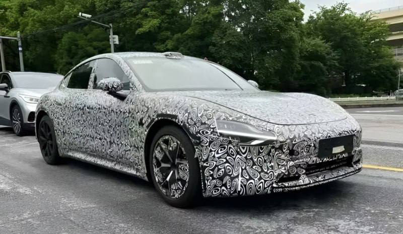 В Китае засняли обновлённый Xiaomi SU7

Модель пол...