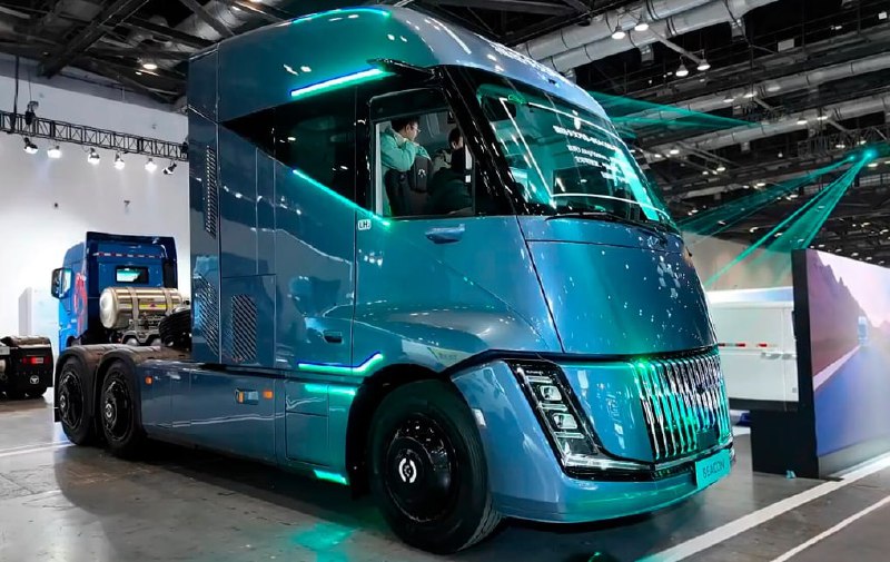 BAIC представил уникальный водородный тягач

Китай...