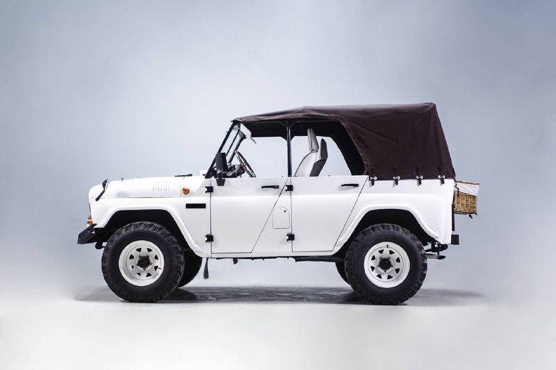 Старый УАЗик продают в Испании за 2,4 миллиона руб...