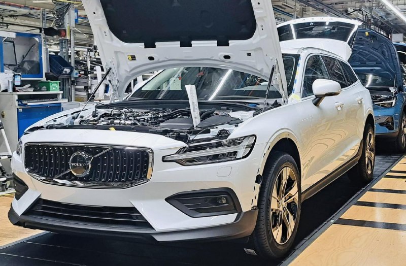 Volvo откажется от универсалов V60 Cross Country 
...