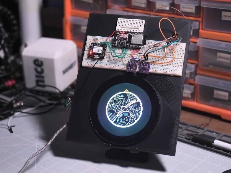 Мини-карта из NFS Most Wanted в реальной машине

Ч... 1