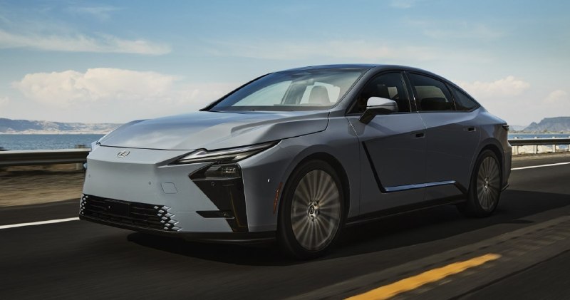 Lexus запустил продажи нового ES в США

Модель рад...