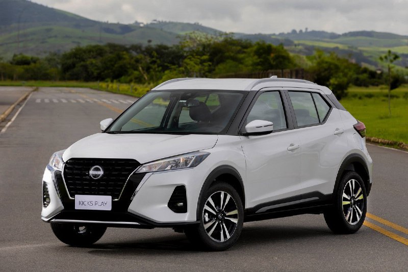 Nissan показал новое фото бюджетного кроссовера Ka...