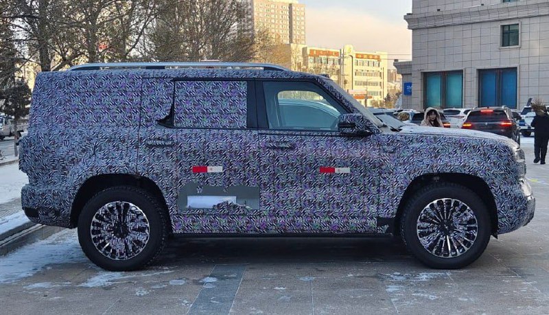 Новый флагман Tank засветился на тестах в Китае

М...