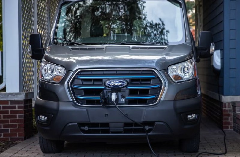 Ford сворачивает крупные электромобили и спишет по...