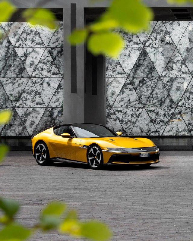 Ferrari 12 Cilindri

t.me/s/sochiautoparts

sochia...