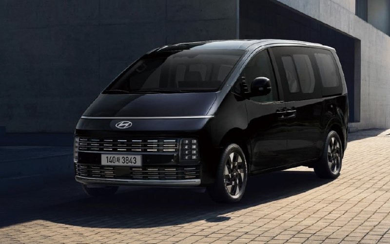 Hyundai обновил минивэн Staria

Hyundai представил...